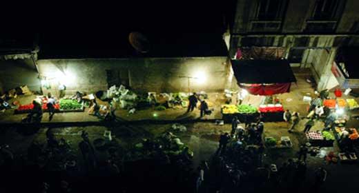 دمشق تغرق في الظلام وإطباق «فكي الكماشة» تمهيدا لمعركة دمشق بعد سقوط 12 صاروخا على مطارها الدولي
